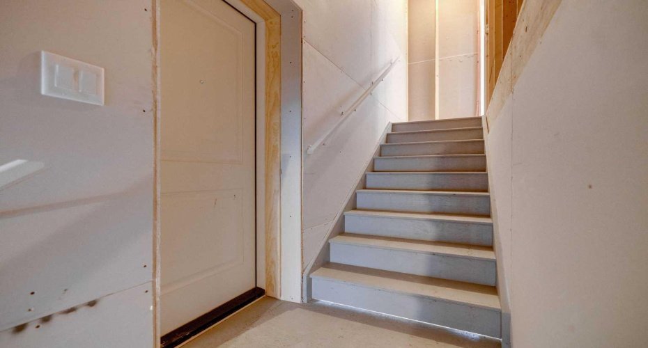 1273 Creekview Drive, Calgary, Alberta T2X 5Y7, 3 Bedrooms Bedrooms, ,3 BathroomsBathrooms,Residential,For Sale,Creekview,A2302154