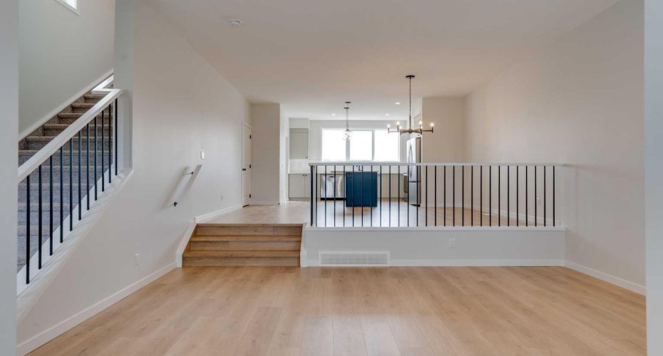 1273 Creekview Drive, Calgary, Alberta T2X 5Y7, 3 Bedrooms Bedrooms, ,3 BathroomsBathrooms,Residential,For Sale,Creekview,A2302154