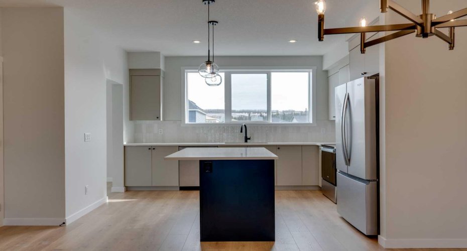 1273 Creekview Drive, Calgary, Alberta T2X 5Y7, 3 Bedrooms Bedrooms, ,3 BathroomsBathrooms,Residential,For Sale,Creekview,A2302154