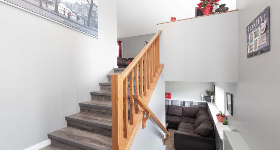 53 St James Crescent, Lethbridge, Alberta T1H 6M5, 4 Bedrooms Bedrooms, ,2 BathroomsBathrooms,Residential,For Sale,St James,A2302633