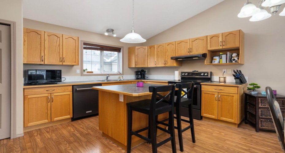 5302 47 Street, Camrose, Alberta T4V1K6, 3 Bedrooms Bedrooms, ,2 BathroomsBathrooms,Residential,For Sale,47,A2302805