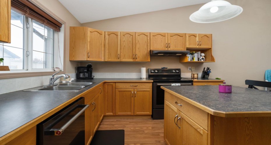 5302 47 Street, Camrose, Alberta T4V1K6, 3 Bedrooms Bedrooms, ,2 BathroomsBathrooms,Residential,For Sale,47,A2302805