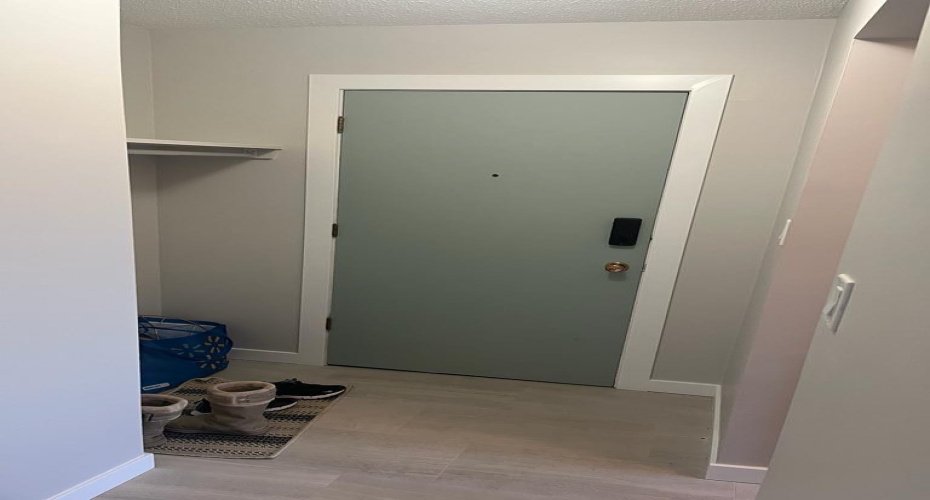 10014 Morrison Street, Fort McMurray, Alberta T9H 2H1, 2 Bedrooms Bedrooms, ,1 BathroomBathrooms,Residential,For Sale,Morrison,A2303294