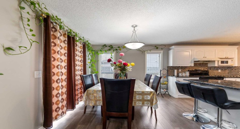 130 Invermere Drive, Chestermere, Alberta T1X 1L1, 4 Bedrooms Bedrooms, ,3 BathroomsBathrooms,Residential,For Sale,Invermere,A2303301