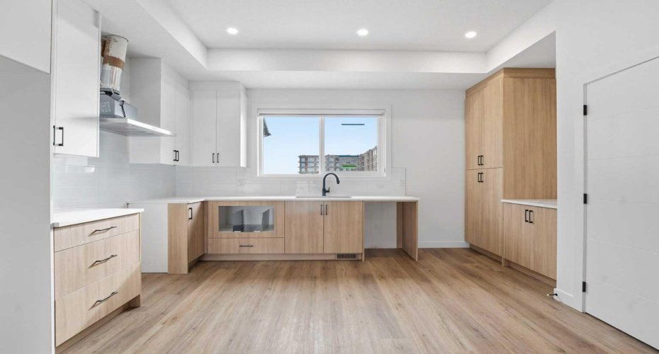 Comes with appliances