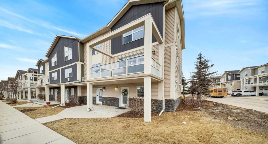 404 Redstone View, Calgary, Alberta T3N 0M9, 2 Bedrooms Bedrooms, ,3 BathroomsBathrooms,Residential,For Sale,Redstone,A2303341