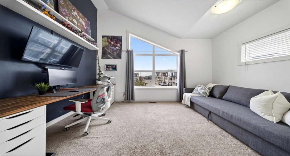 404 Redstone View, Calgary, Alberta T3N 0M9, 2 Bedrooms Bedrooms, ,3 BathroomsBathrooms,Residential,For Sale,Redstone,A2303341