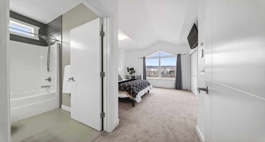 404 Redstone View, Calgary, Alberta T3N 0M9, 2 Bedrooms Bedrooms, ,3 BathroomsBathrooms,Residential,For Sale,Redstone,A2303341