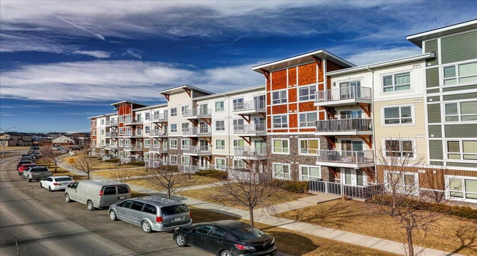 302 Skyview Ranch Drive, Calgary, Alberta T3N0P5, 2 Bedrooms Bedrooms, ,2 BathroomsBathrooms,Residential,For Sale,Skyview Ranch,A2295052