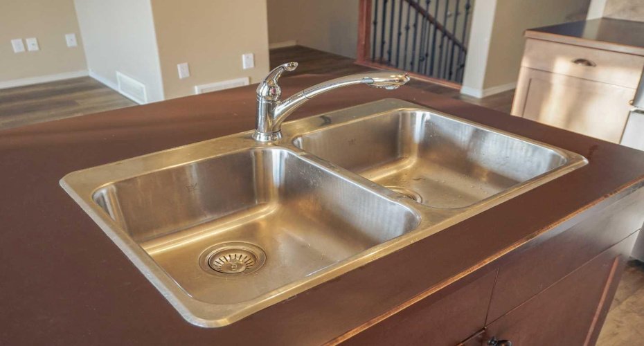 721 Silkstone Close, Lethbridge, Alberta T1J4B9, 3 Bedrooms Bedrooms, ,2 BathroomsBathrooms,Residential,For Sale,Silkstone,A2297434