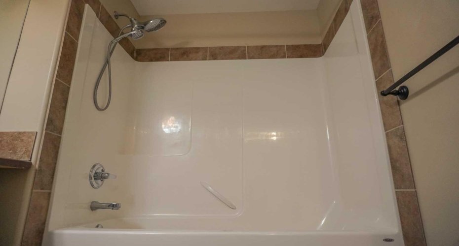 721 Silkstone Close, Lethbridge, Alberta T1J4B9, 3 Bedrooms Bedrooms, ,2 BathroomsBathrooms,Residential,For Sale,Silkstone,A2297434