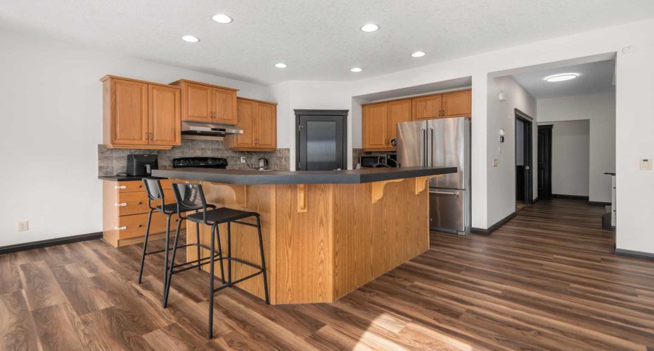 18 Autumn Circle, Calgary, Alberta T3M0J6, 4 Bedrooms Bedrooms, ,4 BathroomsBathrooms,Residential,For Sale,Autumn,A2300212