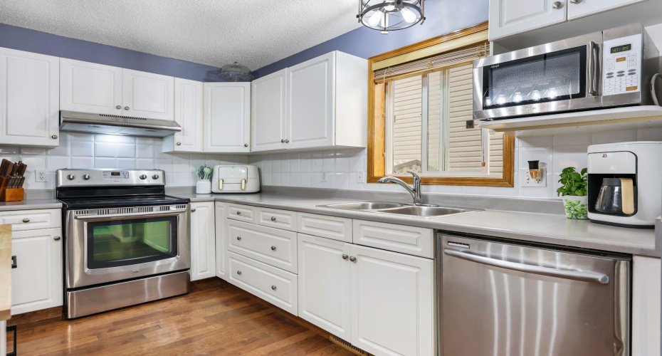 10 Big Springs Hill, Airdrie, Alberta T4A1N1, 3 Bedrooms Bedrooms, ,3 BathroomsBathrooms,Residential,For Sale,Big Springs,A2301253