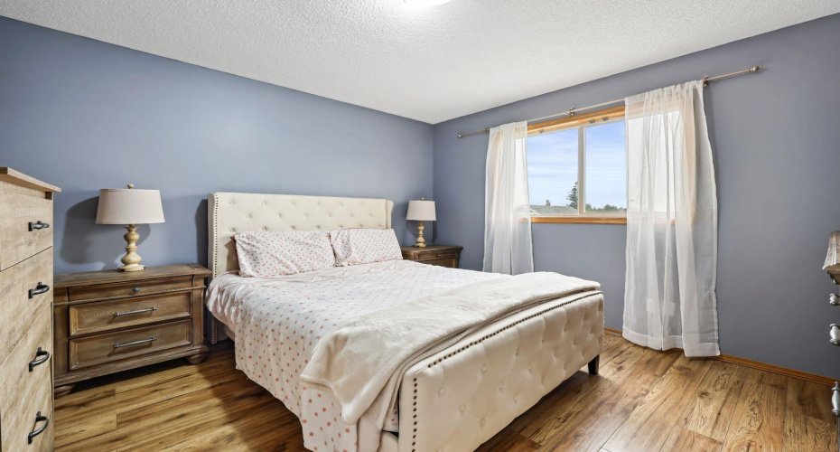 10 Big Springs Hill, Airdrie, Alberta T4A1N1, 3 Bedrooms Bedrooms, ,3 BathroomsBathrooms,Residential,For Sale,Big Springs,A2301253