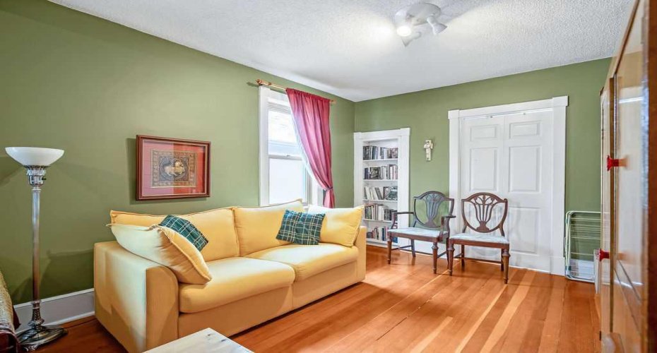 2410 16 Street, Calgary, Alberta T2T 4E8, 2 Bedrooms Bedrooms, ,2 BathroomsBathrooms,Residential,For Sale,16,A2301893