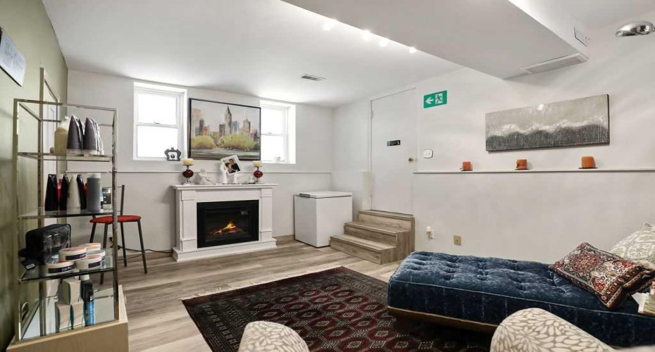 2410 16 Street, Calgary, Alberta T2T 4E8, 2 Bedrooms Bedrooms, ,2 BathroomsBathrooms,Residential,For Sale,16,A2301893