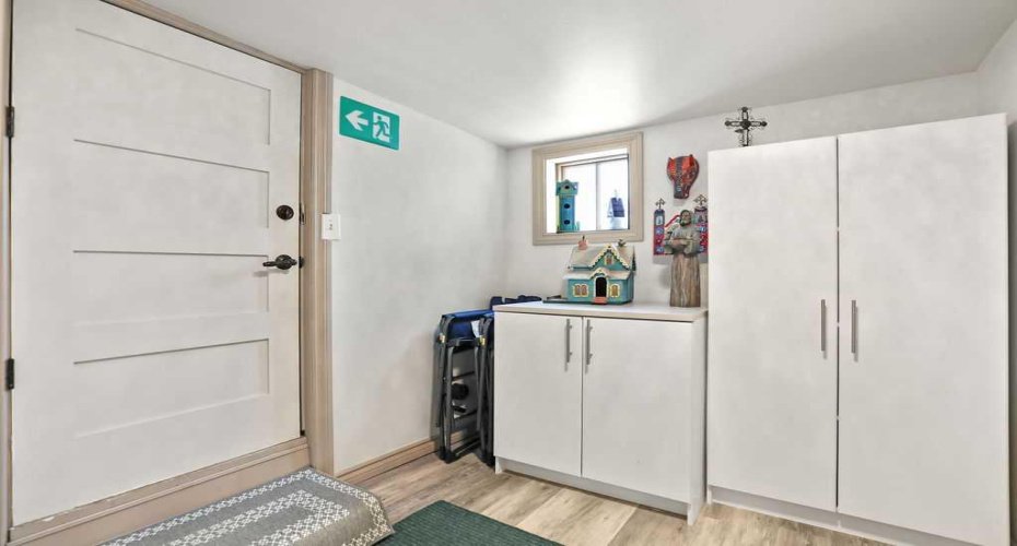 2410 16 Street, Calgary, Alberta T2T 4E8, 2 Bedrooms Bedrooms, ,2 BathroomsBathrooms,Residential,For Sale,16,A2301893