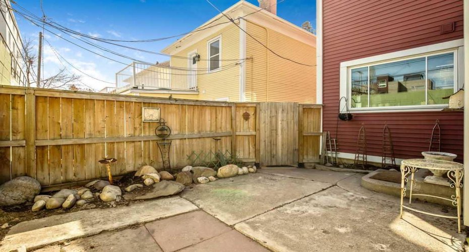 2410 16 Street, Calgary, Alberta T2T 4E8, 2 Bedrooms Bedrooms, ,2 BathroomsBathrooms,Residential,For Sale,16,A2301893