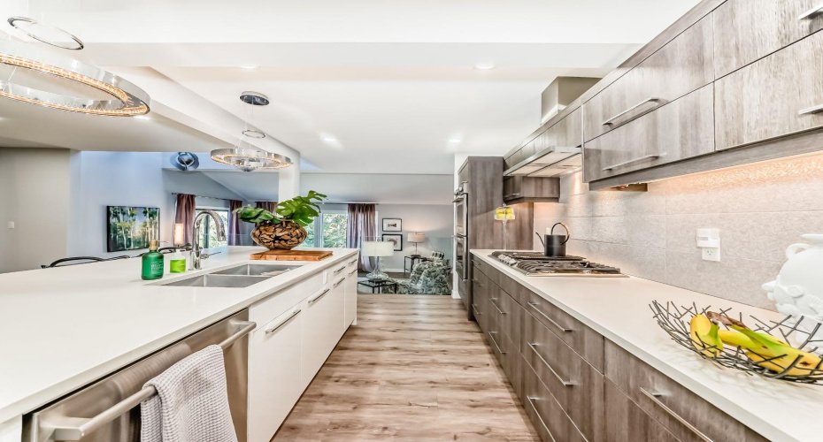 22 Coach Manor Terrace, Calgary, Alberta T3H 1C3, 2 Bedrooms Bedrooms, ,3 BathroomsBathrooms,Residential,For Sale,Coach Manor,A2302330