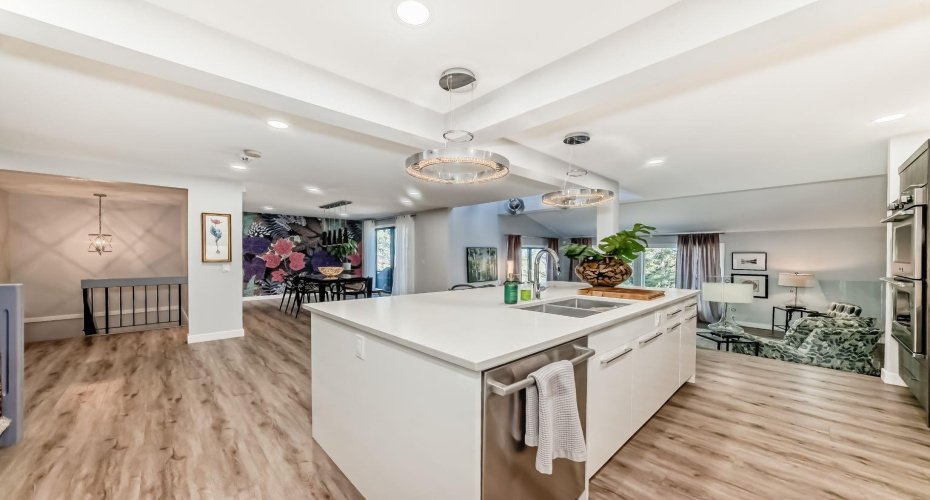 22 Coach Manor Terrace, Calgary, Alberta T3H 1C3, 2 Bedrooms Bedrooms, ,3 BathroomsBathrooms,Residential,For Sale,Coach Manor,A2302330