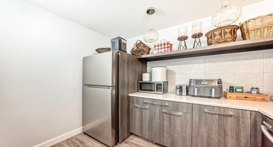 22 Coach Manor Terrace, Calgary, Alberta T3H 1C3, 2 Bedrooms Bedrooms, ,3 BathroomsBathrooms,Residential,For Sale,Coach Manor,A2302330