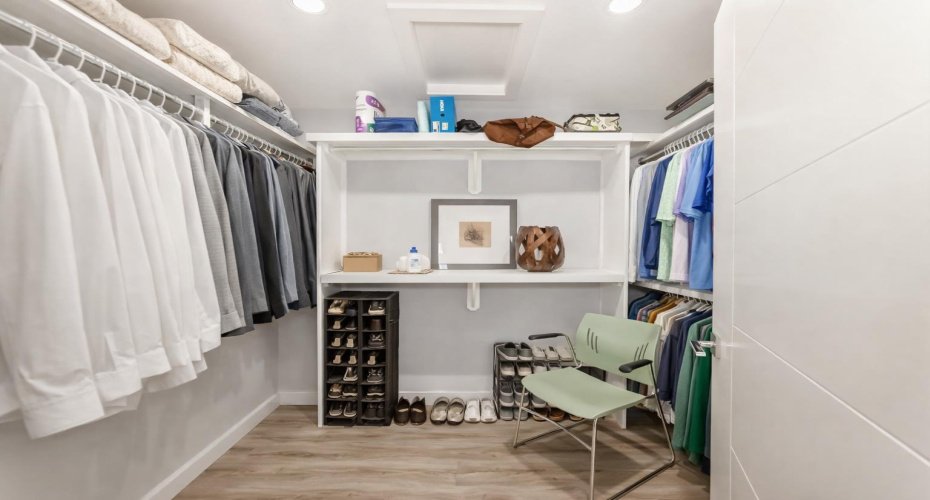 22 Coach Manor Terrace, Calgary, Alberta T3H 1C3, 2 Bedrooms Bedrooms, ,3 BathroomsBathrooms,Residential,For Sale,Coach Manor,A2302330