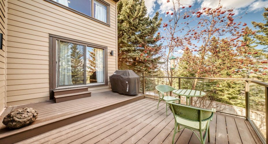 22 Coach Manor Terrace, Calgary, Alberta T3H 1C3, 2 Bedrooms Bedrooms, ,3 BathroomsBathrooms,Residential,For Sale,Coach Manor,A2302330