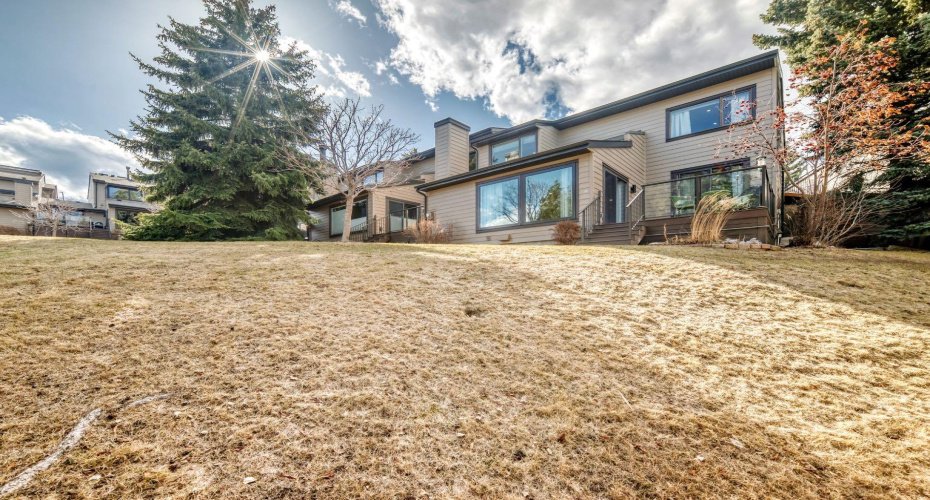 22 Coach Manor Terrace, Calgary, Alberta T3H 1C3, 2 Bedrooms Bedrooms, ,3 BathroomsBathrooms,Residential,For Sale,Coach Manor,A2302330