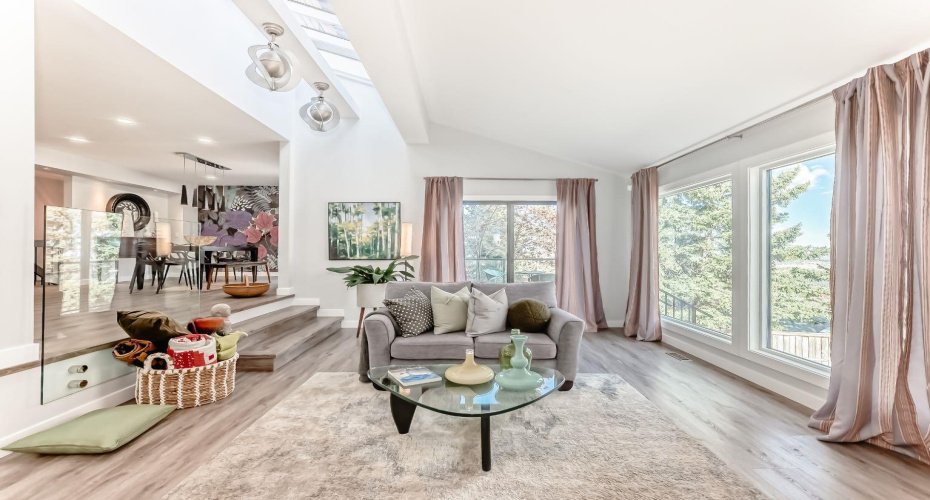 22 Coach Manor Terrace, Calgary, Alberta T3H 1C3, 2 Bedrooms Bedrooms, ,3 BathroomsBathrooms,Residential,For Sale,Coach Manor,A2302330