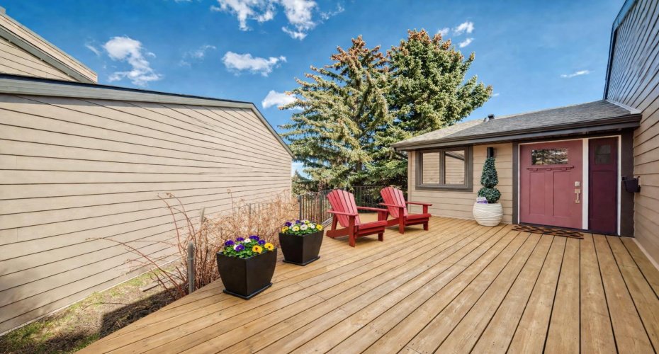 22 Coach Manor Terrace, Calgary, Alberta T3H 1C3, 2 Bedrooms Bedrooms, ,3 BathroomsBathrooms,Residential,For Sale,Coach Manor,A2302330