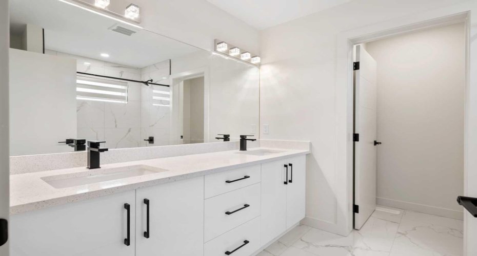 1230 3 Street, High River, Alberta T1V 0E9, 3 Bedrooms Bedrooms, ,3 BathroomsBathrooms,Residential,For Sale,3,A2303117