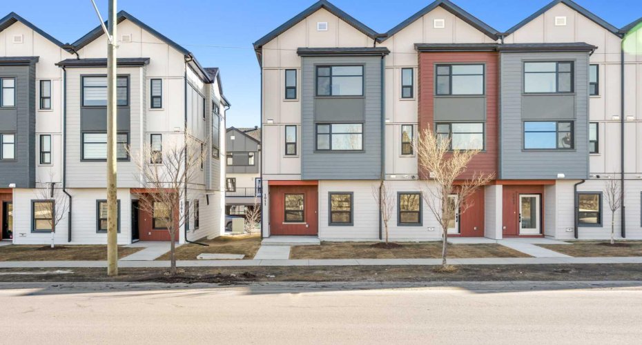 1230 3 Street, High River, Alberta T1V 0E9, 3 Bedrooms Bedrooms, ,3 BathroomsBathrooms,Residential,For Sale,3,A2303117