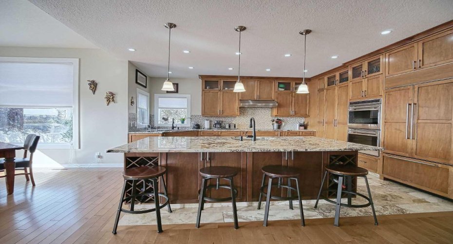 409 9 Street, Beiseker, Alberta T0M0G0, 3 Bedrooms Bedrooms, ,4 BathroomsBathrooms,Residential,For Sale,9,A2255852