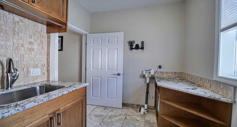 409 9 Street, Beiseker, Alberta T0M0G0, 3 Bedrooms Bedrooms, ,4 BathroomsBathrooms,Residential,For Sale,9,A2255852