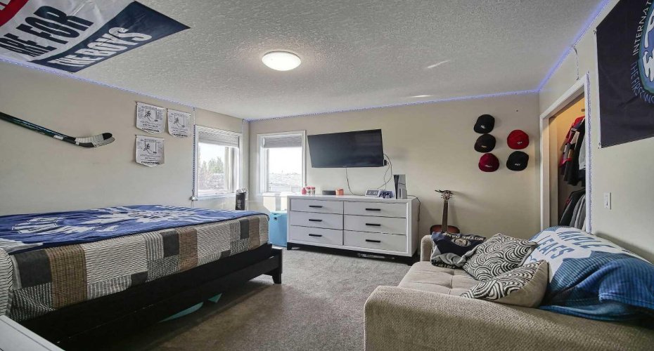 409 9 Street, Beiseker, Alberta T0M0G0, 3 Bedrooms Bedrooms, ,4 BathroomsBathrooms,Residential,For Sale,9,A2255852