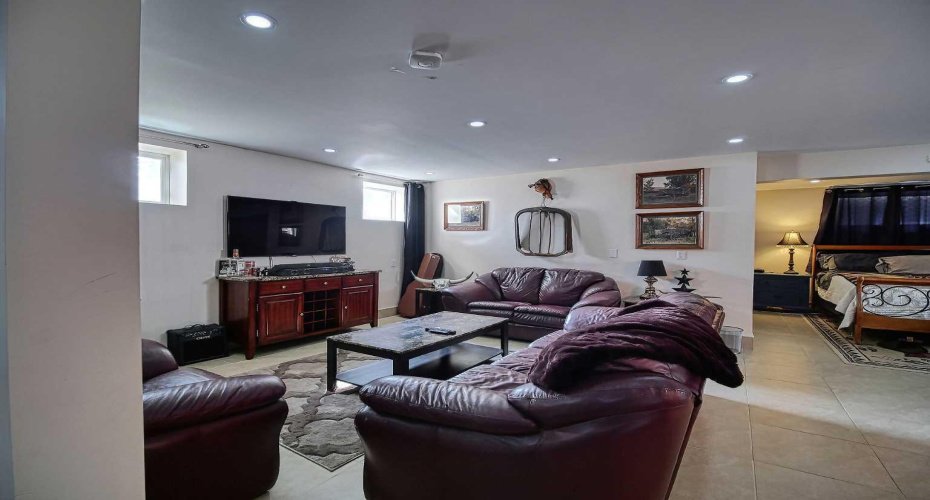 409 9 Street, Beiseker, Alberta T0M0G0, 3 Bedrooms Bedrooms, ,4 BathroomsBathrooms,Residential,For Sale,9,A2255852