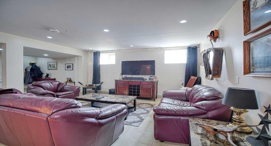 409 9 Street, Beiseker, Alberta T0M0G0, 3 Bedrooms Bedrooms, ,4 BathroomsBathrooms,Residential,For Sale,9,A2255852