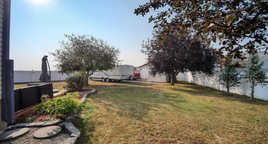 409 9 Street, Beiseker, Alberta T0M0G0, 3 Bedrooms Bedrooms, ,4 BathroomsBathrooms,Residential,For Sale,9,A2255852