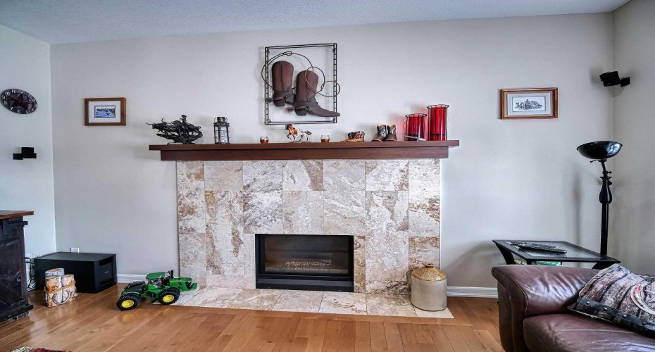 409 9 Street, Beiseker, Alberta T0M0G0, 3 Bedrooms Bedrooms, ,4 BathroomsBathrooms,Residential,For Sale,9,A2255852