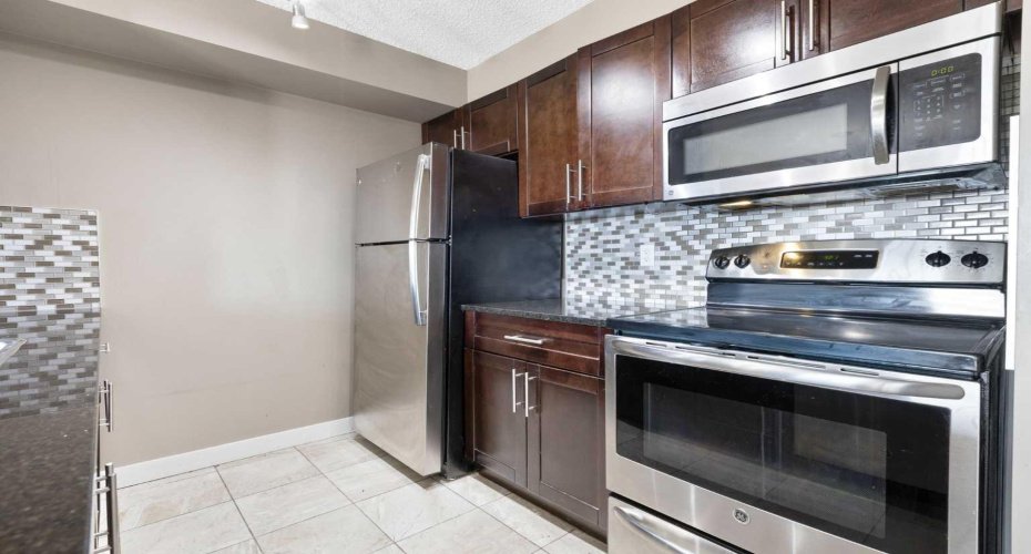 5 Saddlestone Way, Calgary, Alberta T3J 0S2, 2 Bedrooms Bedrooms, ,1 BathroomBathrooms,Residential,For Sale,Saddlestone,A2260370