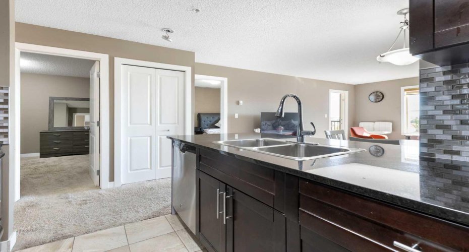 5 Saddlestone Way, Calgary, Alberta T3J 0S2, 2 Bedrooms Bedrooms, ,1 BathroomBathrooms,Residential,For Sale,Saddlestone,A2260370