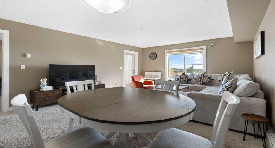 5 Saddlestone Way, Calgary, Alberta T3J 0S2, 2 Bedrooms Bedrooms, ,1 BathroomBathrooms,Residential,For Sale,Saddlestone,A2260370