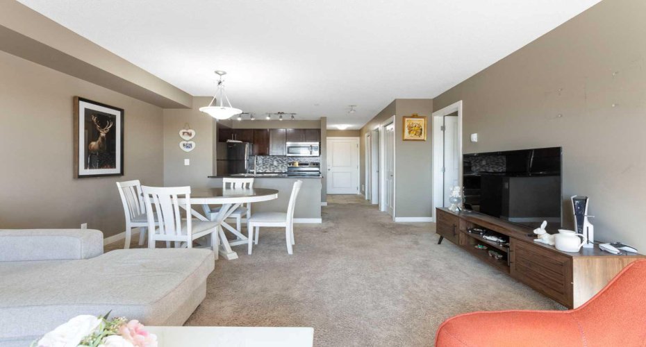 5 Saddlestone Way, Calgary, Alberta T3J 0S2, 2 Bedrooms Bedrooms, ,1 BathroomBathrooms,Residential,For Sale,Saddlestone,A2260370