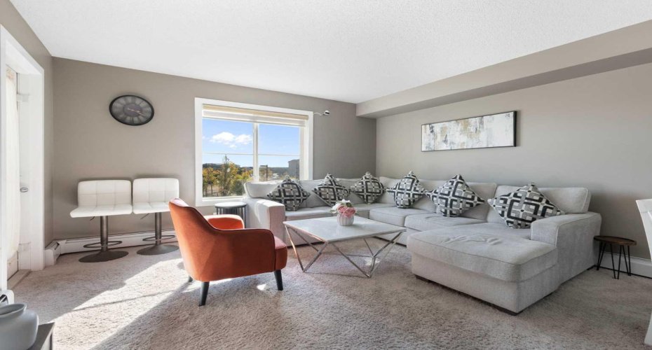 5 Saddlestone Way, Calgary, Alberta T3J 0S2, 2 Bedrooms Bedrooms, ,1 BathroomBathrooms,Residential,For Sale,Saddlestone,A2260370