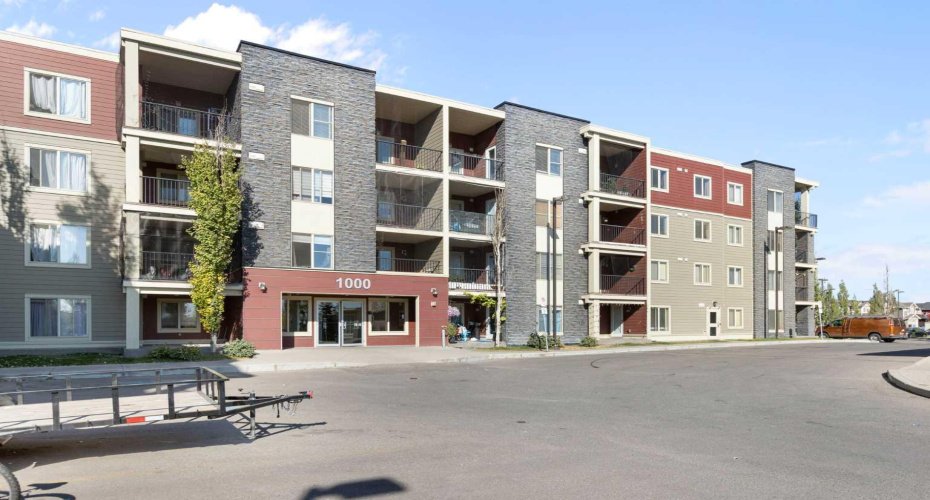 5 Saddlestone Way, Calgary, Alberta T3J 0S2, 2 Bedrooms Bedrooms, ,1 BathroomBathrooms,Residential,For Sale,Saddlestone,A2260370