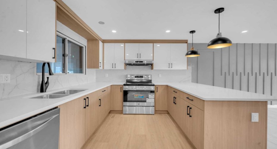 219 Falwood Way, Calgary, Alberta T3J1A9, 5 Bedrooms Bedrooms, ,3 BathroomsBathrooms,Residential,For Sale,Falwood,A2273879