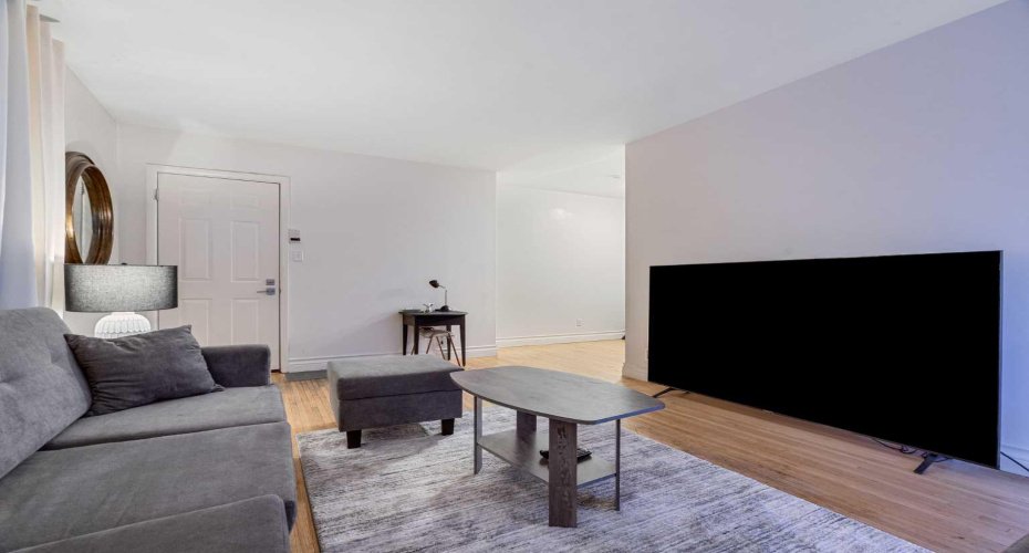 2303 17A Street, Calgary, Alberta T2T 4S3, 2 Bedrooms Bedrooms, ,1 BathroomBathrooms,Residential,For Sale,17A,A2278916