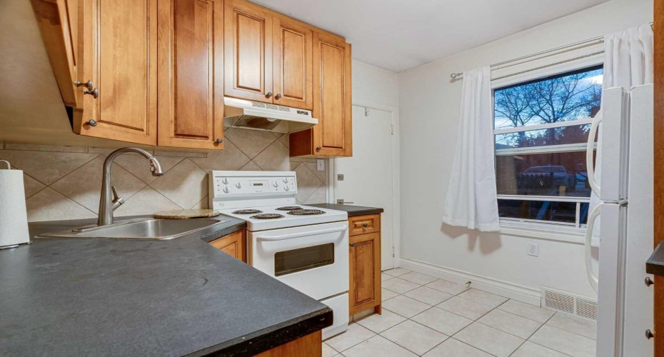 2303 17A Street, Calgary, Alberta T2T 4S3, 2 Bedrooms Bedrooms, ,1 BathroomBathrooms,Residential,For Sale,17A,A2278916