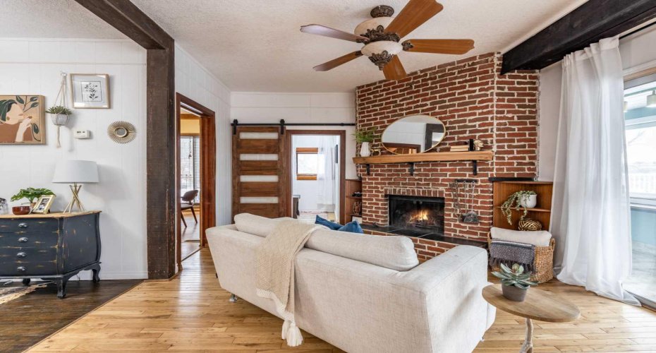 176 1 Street, Medicine Hat, Alberta T1A3Y9, 3 Bedrooms Bedrooms, ,3 BathroomsBathrooms,Residential,For Sale,1,A2282338