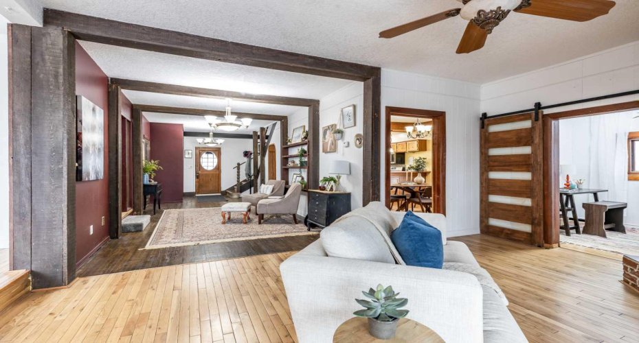 176 1 Street, Medicine Hat, Alberta T1A3Y9, 3 Bedrooms Bedrooms, ,3 BathroomsBathrooms,Residential,For Sale,1,A2282338